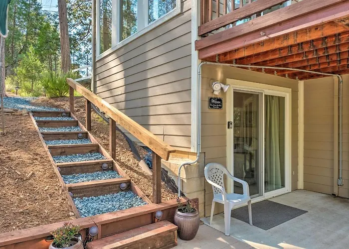 Convenient Apt With Fire Pit About Half-Mi To Lake!