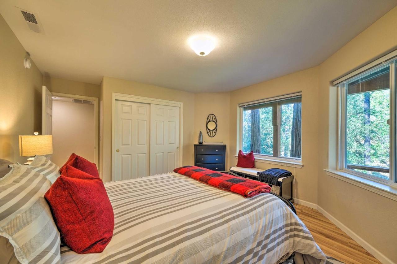 Convenient With Fire Pit About Half-mi To Lake!
